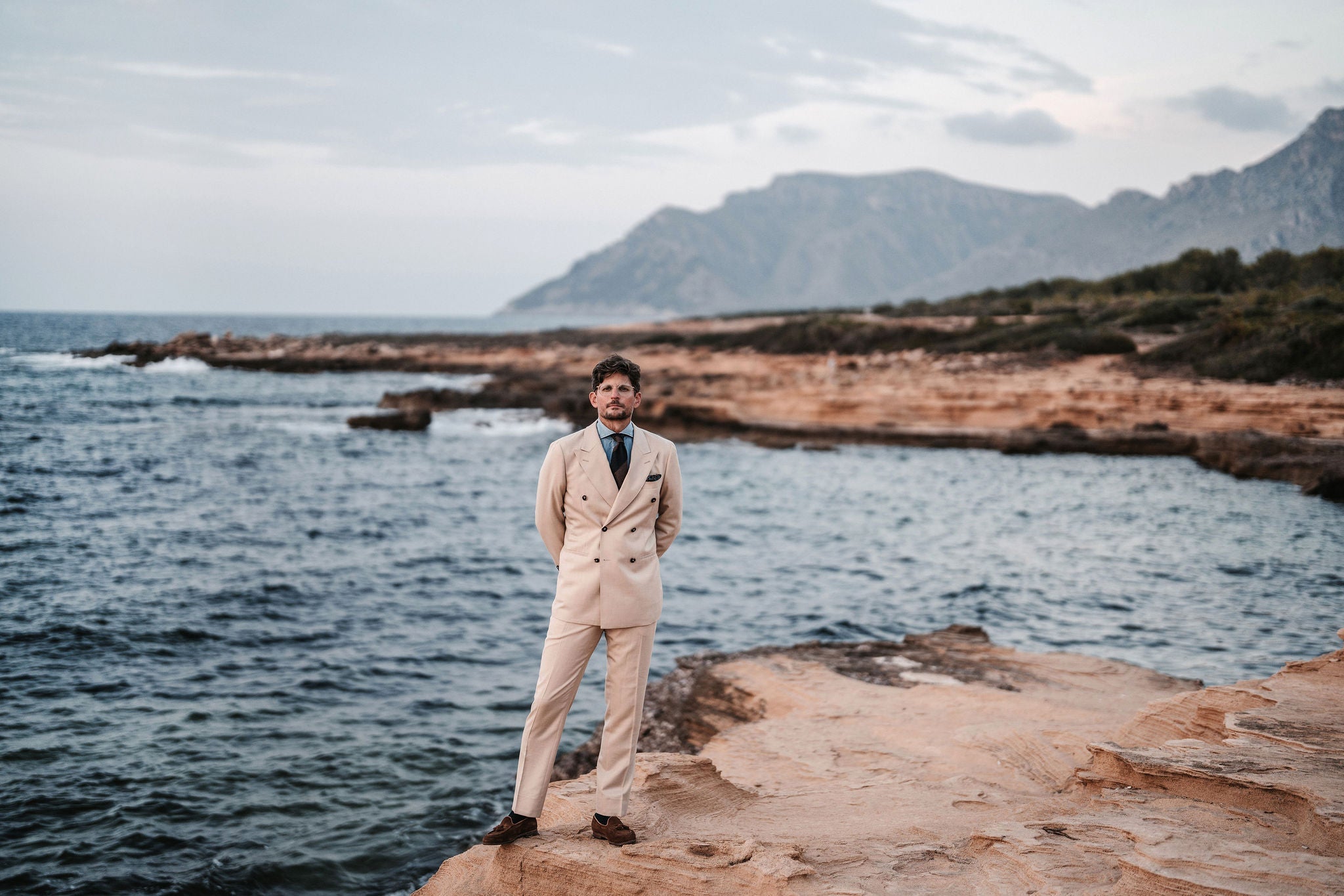 Perfection on the wedding day: Why bespoke suits and trendy colors will make the groom a highlight in 2025 - Christian Weilert