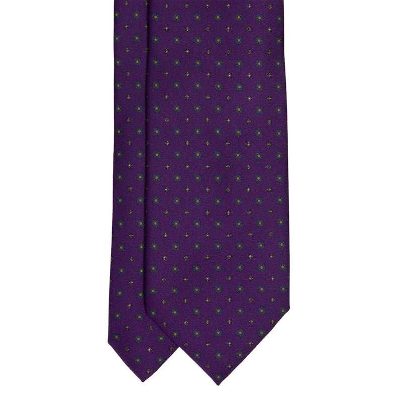 Lilafarbene Seidenkrawatte mit kleinen Blumenmuster